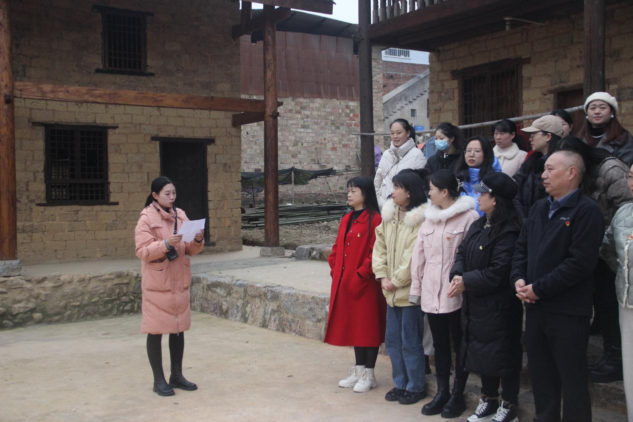 城區(qū)二小黨支部赴袁國平故居開展黨史學(xué)習(xí)教育