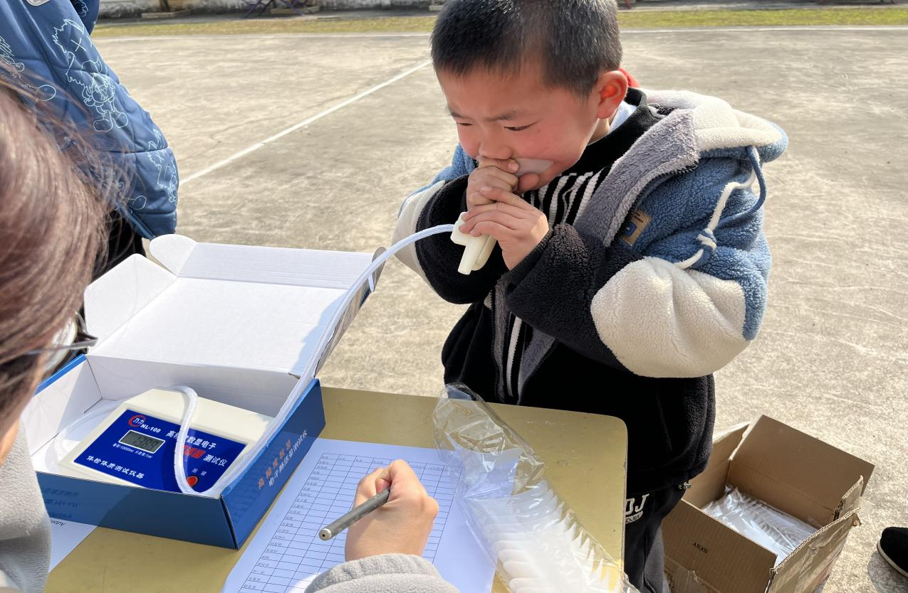 運(yùn)動(dòng)強(qiáng)體魄 體測(cè)促健康