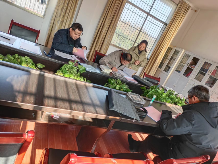 邵陽(yáng)縣教育主題督導(dǎo)組到黃荊鄉(xiāng)中心學(xué)校督導(dǎo)“四項(xiàng)”重點(diǎn)工作