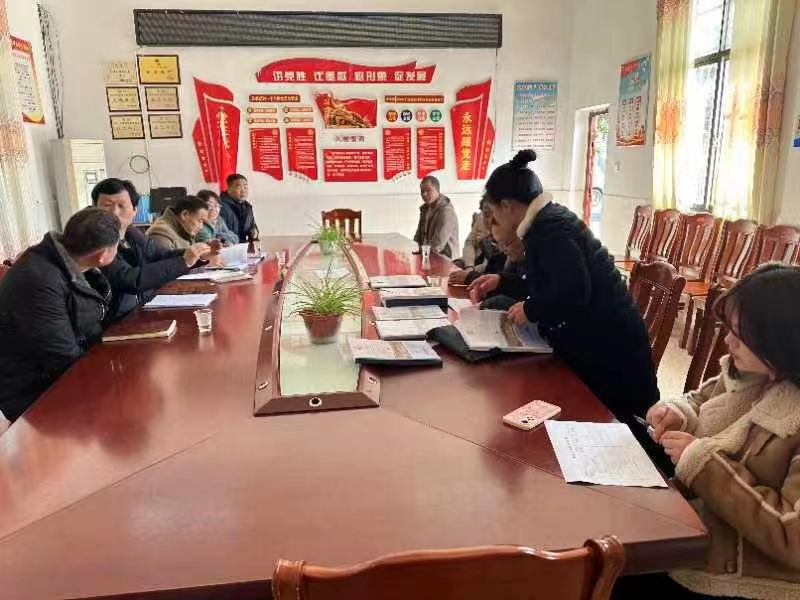 邵陽(yáng)縣教育局對(duì)霞塘云中心完小進(jìn)行“四項(xiàng)”重點(diǎn)工作專項(xiàng)督導(dǎo)