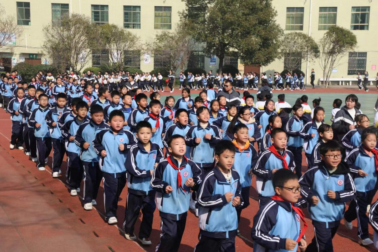 陽光大課間  活力滿校園