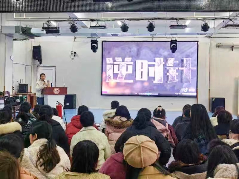 新寧縣幼兒園開展反恐防暴演練
