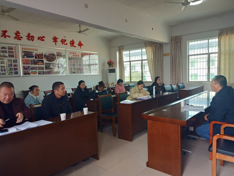 三閣司鎮(zhèn)長鋪初級中學“農村初中歷史課后延伸策略研究”課題迎縣教研室中期匯報檢查