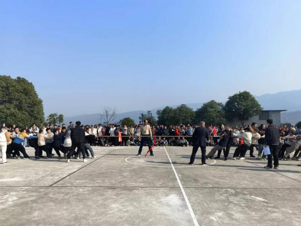 “和諧、陽光，健康、拼搏。生命因運動而精彩！”