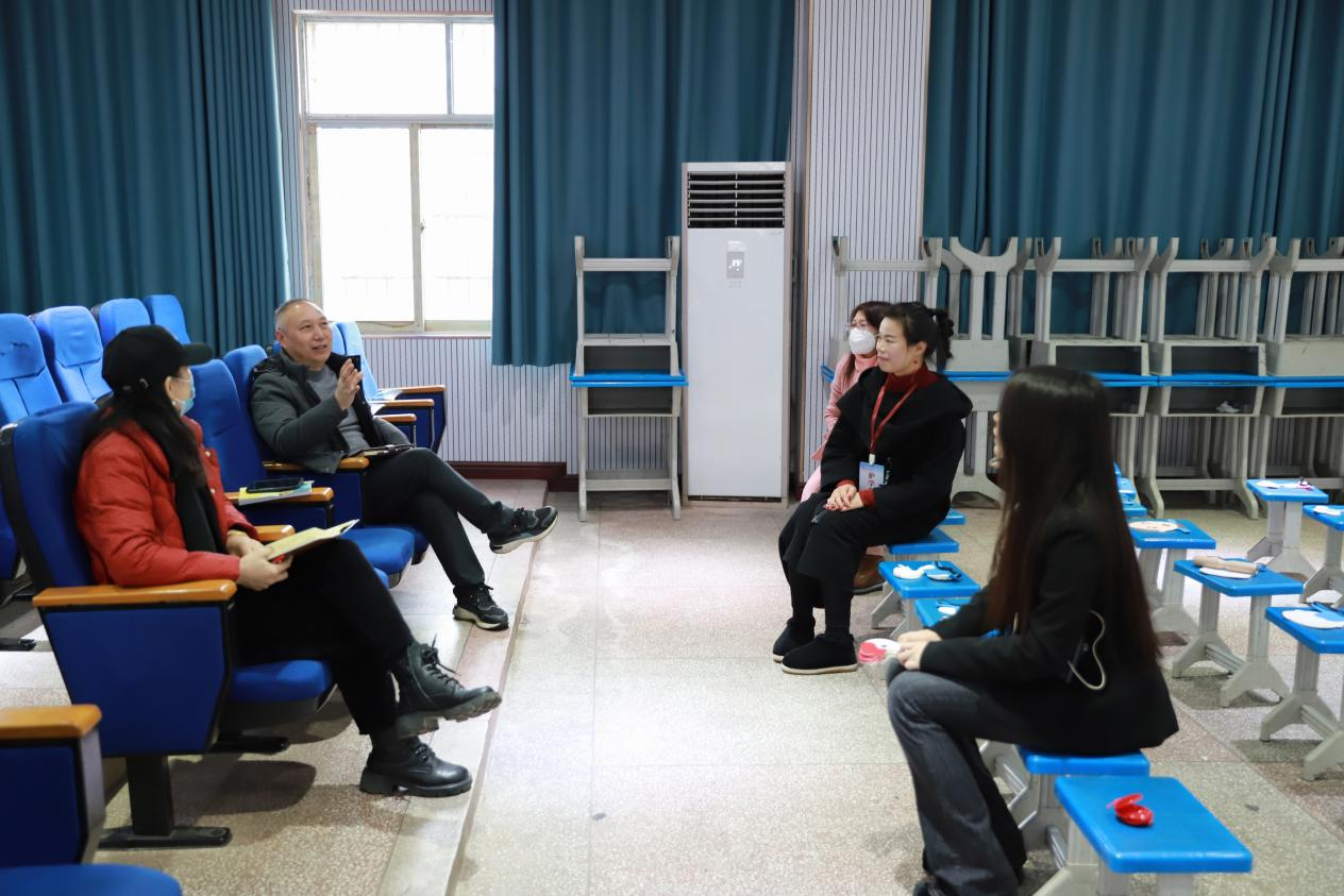 城區(qū)二小實(shí)習(xí)教師匯報(bào)展示活動(dòng)如期舉行