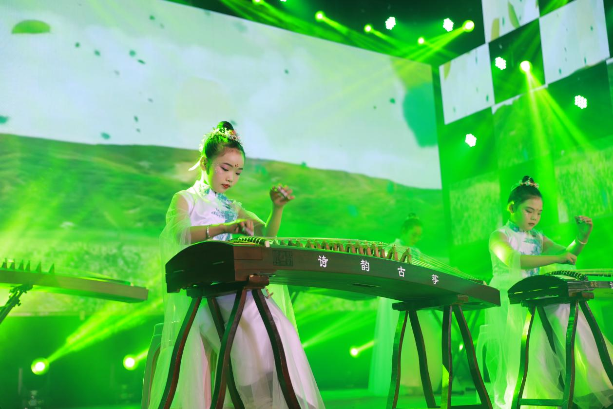 城區(qū)二小第六屆校園文化藝術節(jié)如期舉行