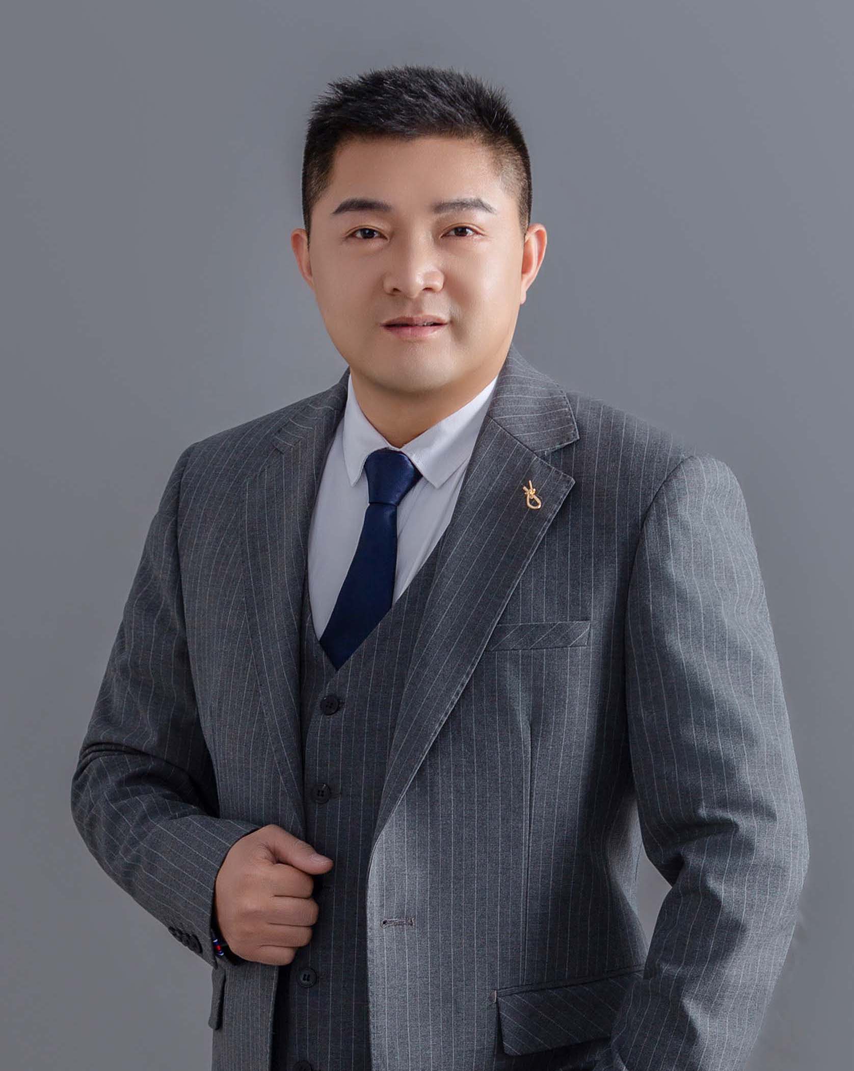 不斷努力，勵志成為創(chuàng)作歌詞的大家