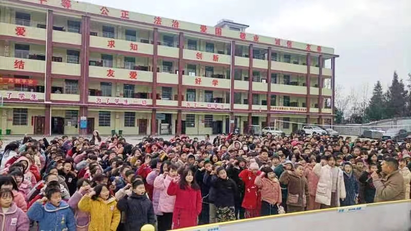 三閣司鎮(zhèn)長鋪中心小學(xué)舉行“利劍護(hù)蕾，雷霆行動(dòng)”宣傳教育推進(jìn)會(huì)