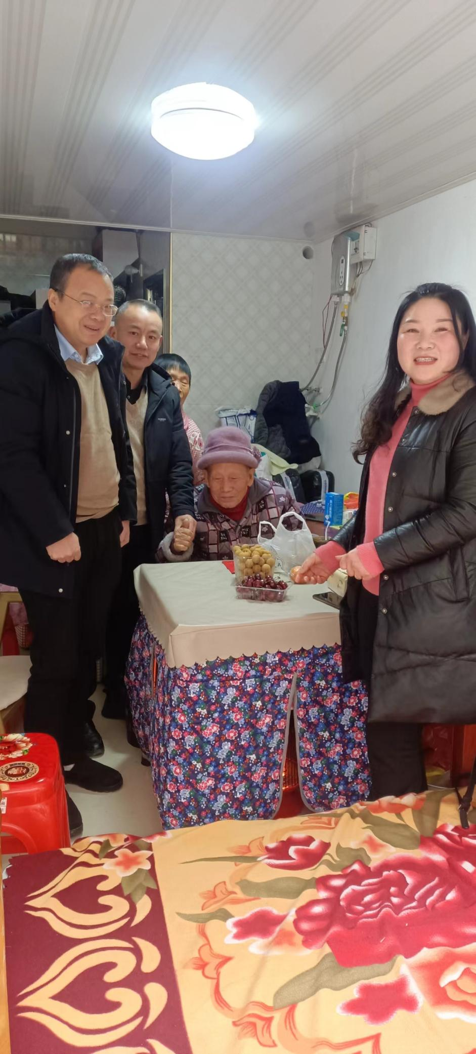 歲寒情更濃，牽掛暖人心