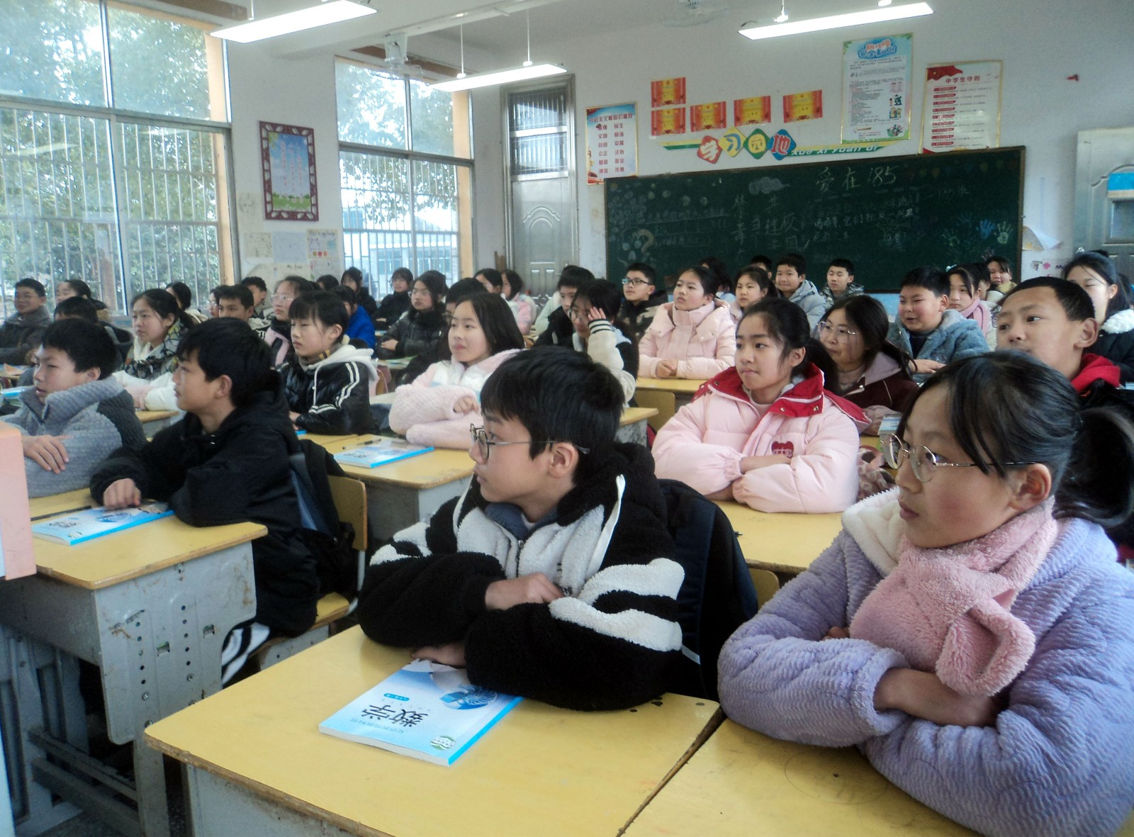 邵陽縣下花橋鎮(zhèn)中學(xué)喜迎開學(xué)安全教育第一課