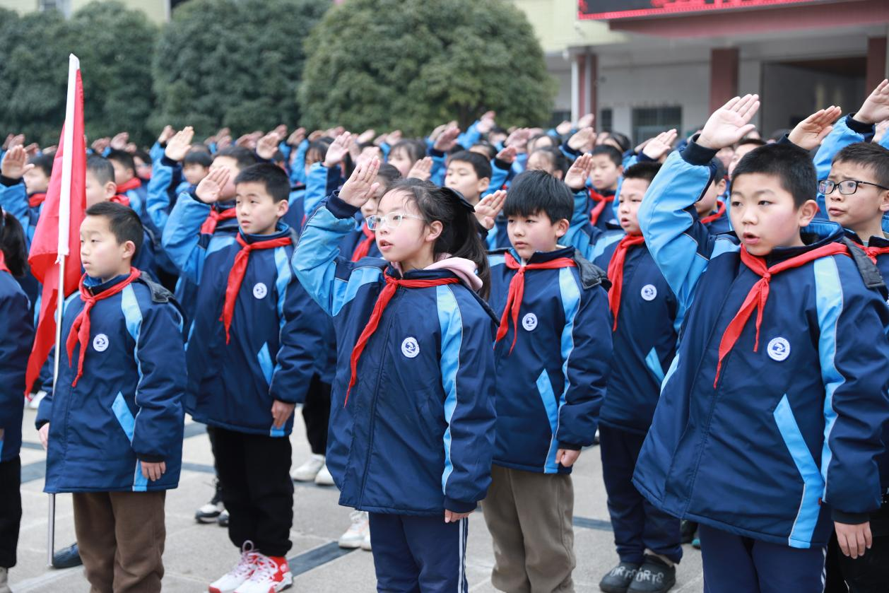 城區(qū)二小舉行開學(xué)典禮：用運動和讀書點亮新學(xué)期