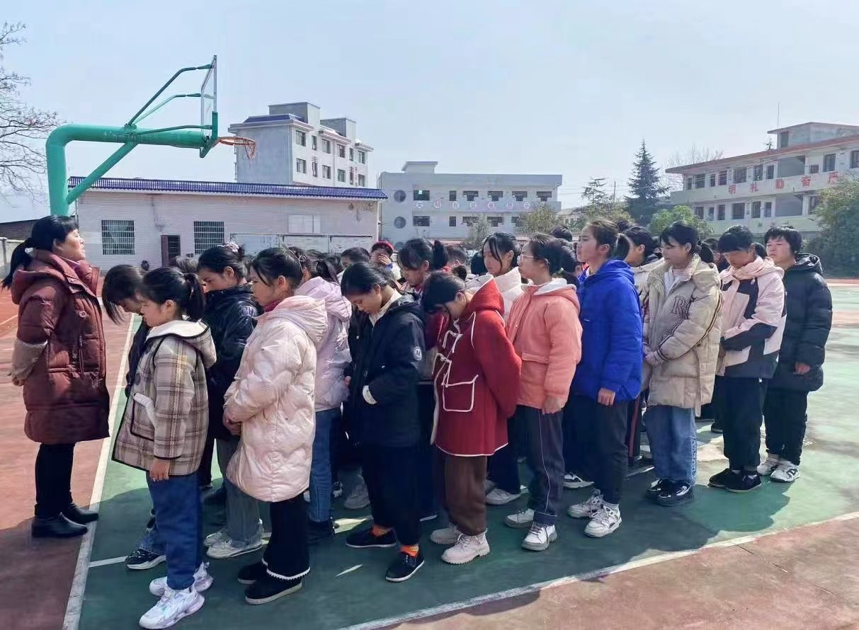 萬塘鄉(xiāng)白馬田中心小學(xué) 召開畢業(yè)班學(xué)生動員會