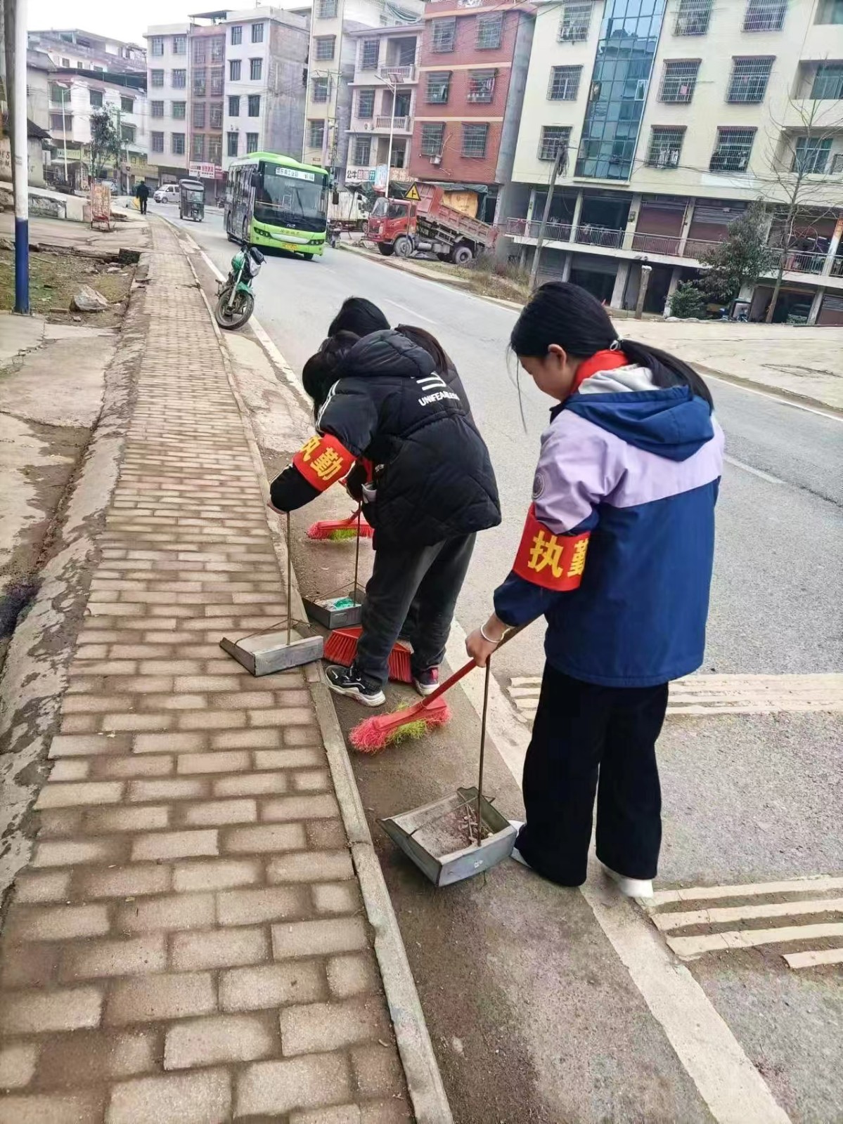 三閣司鎮(zhèn)長鋪中心小學(xué)開展“學(xué)雷鋒·文明實踐我行動”活動