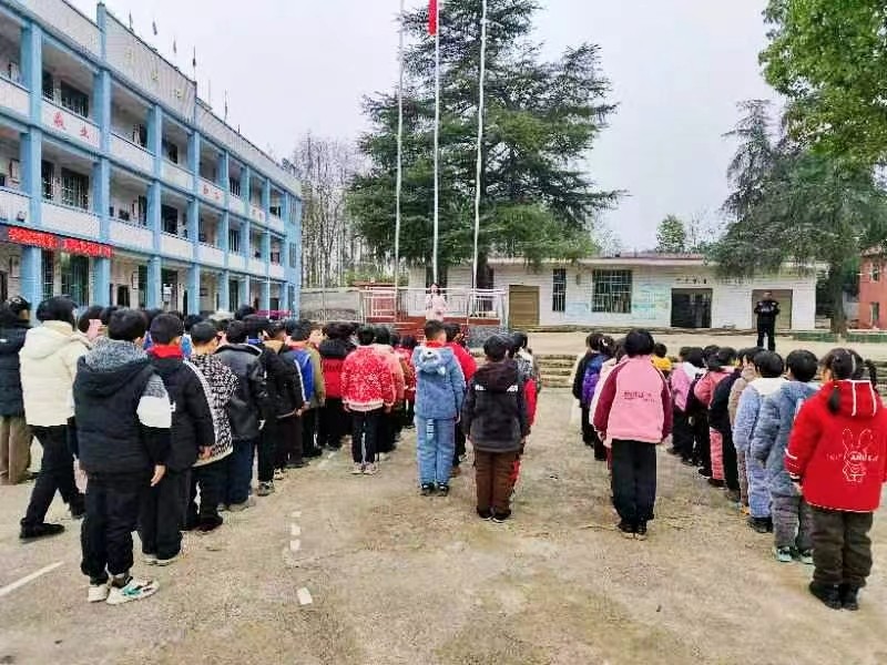 下花橋鎮(zhèn)五里小學春季學期開學典禮