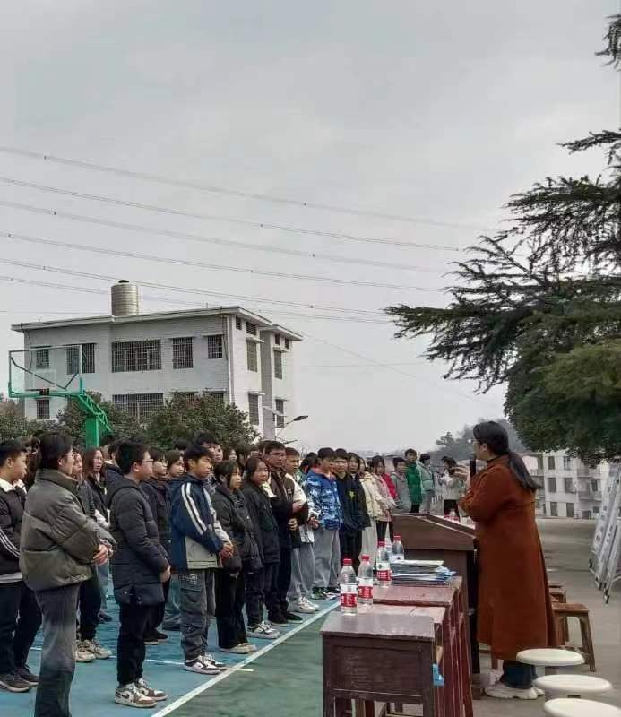 安全校園逢盛期  莘莘學(xué)子迎佳音