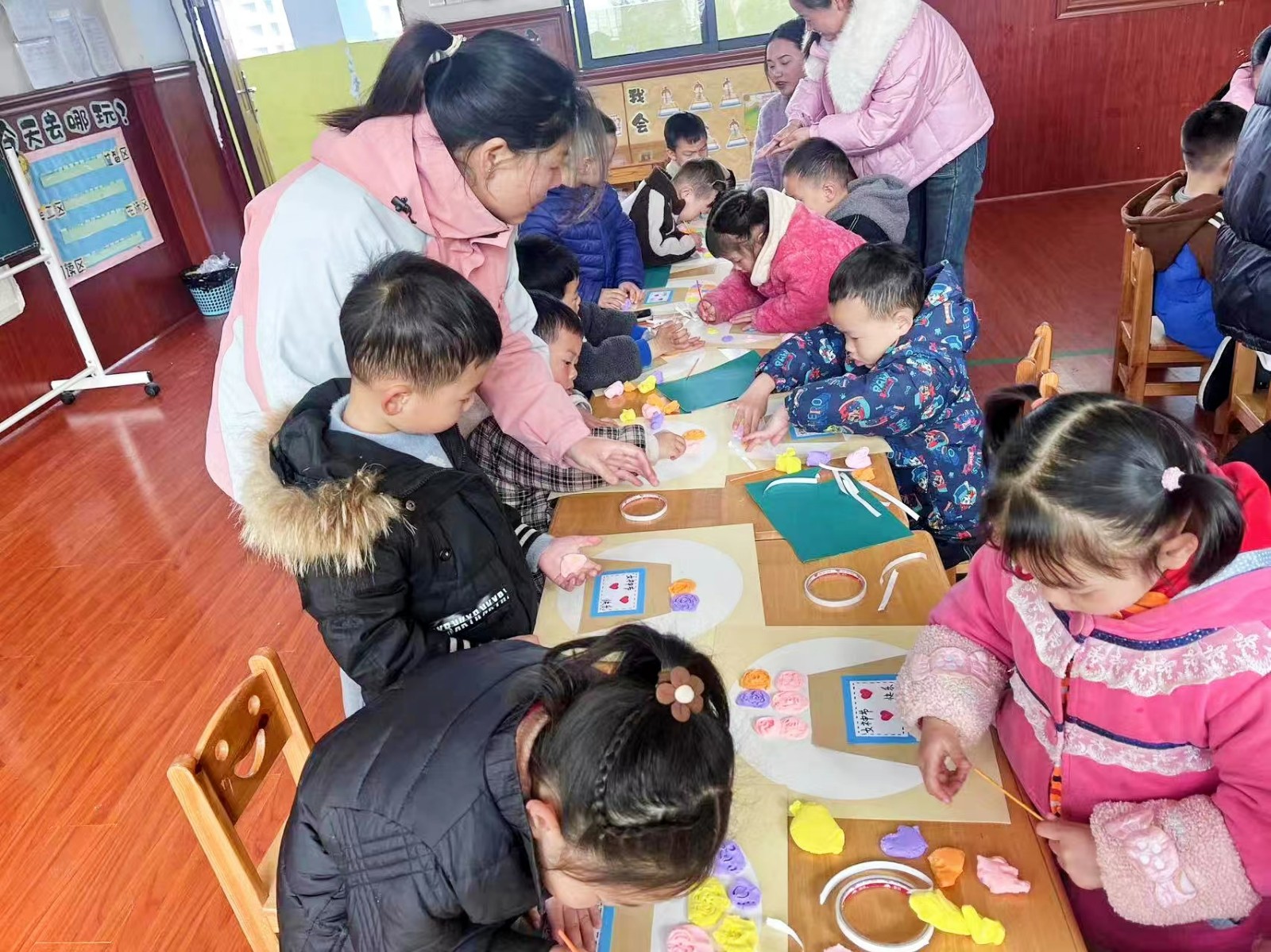 水頭幼兒園開展別開生面的三八婦女節(jié)活動