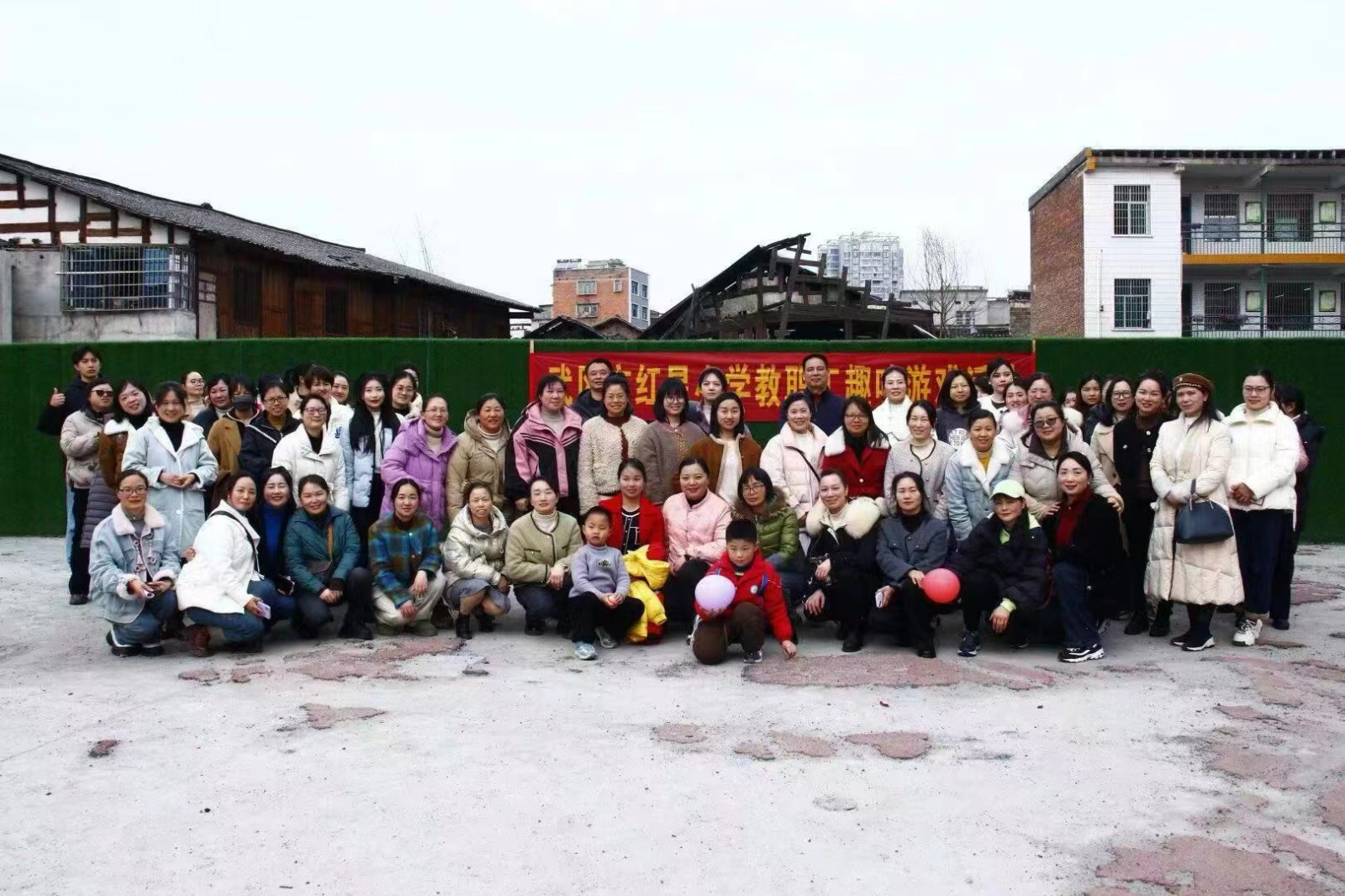 巾幗展英姿，筑夢(mèng)新時(shí)代