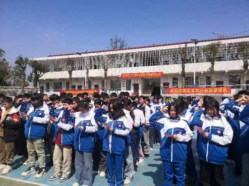 熱辣滾燙 擂響沖刺戰(zhàn)鼓 拼搏百日 鑄就飛馳人生