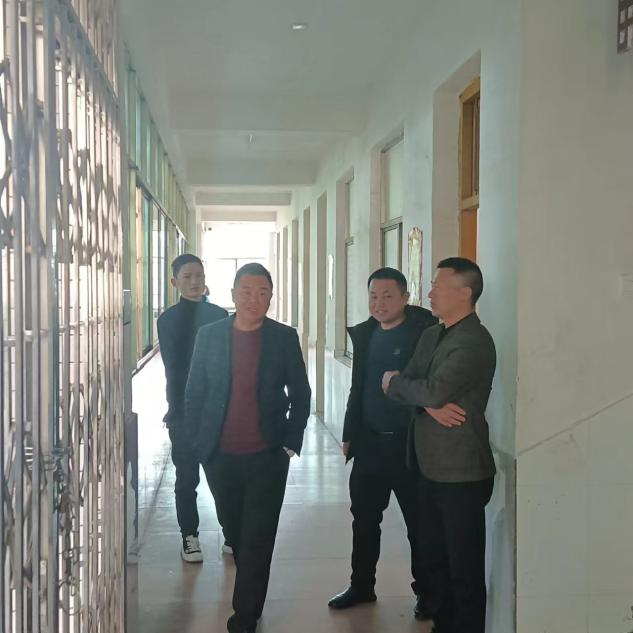 安全檢查排隱患，細(xì)致落實(shí)護(hù)校園