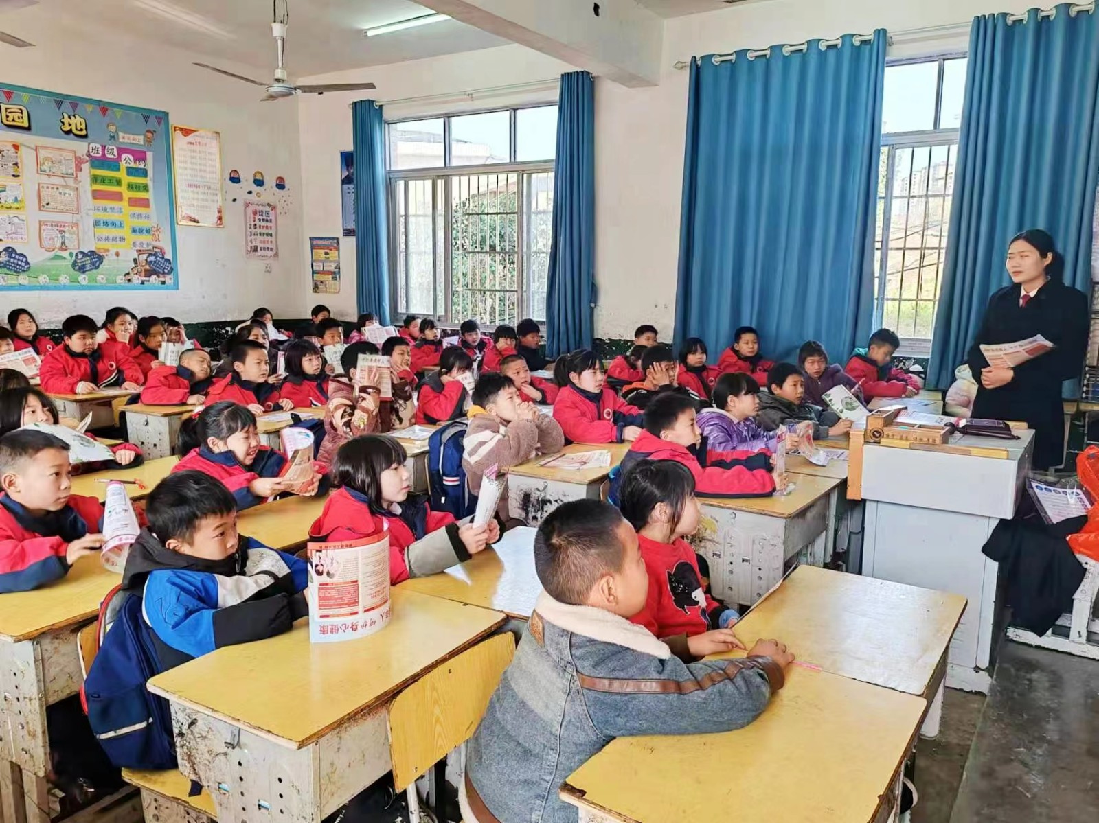 筑牢法治基石，護(hù)航成長之路