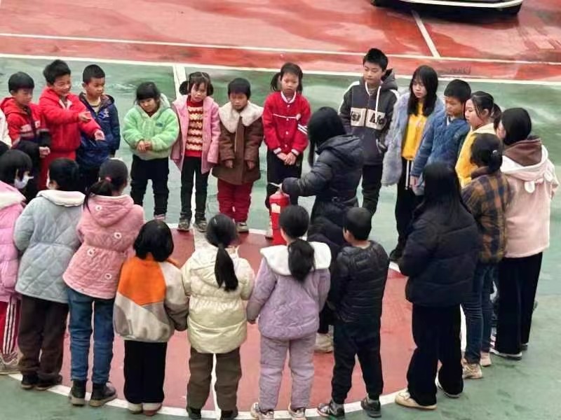 塘田市鎮(zhèn)雙井學(xué)校開展消防安全疏散演練