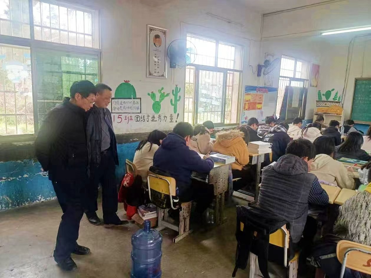 督導(dǎo)呵幼苗，導(dǎo)學(xué)促成長