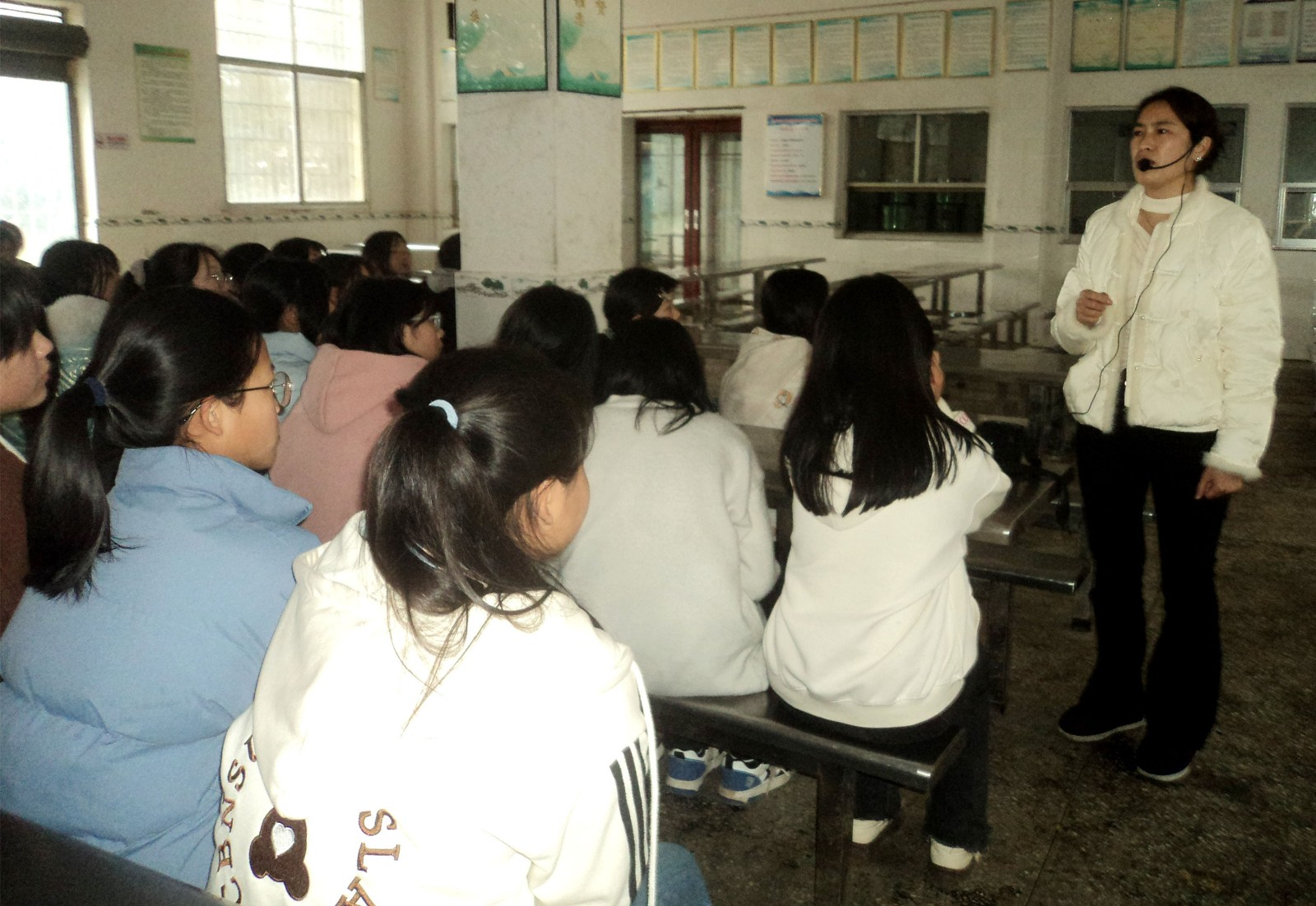 下花橋鎮(zhèn)中學(xué)開展 “預(yù)防性侵 呵護(hù)青春” 女孩權(quán)益保護(hù)講座