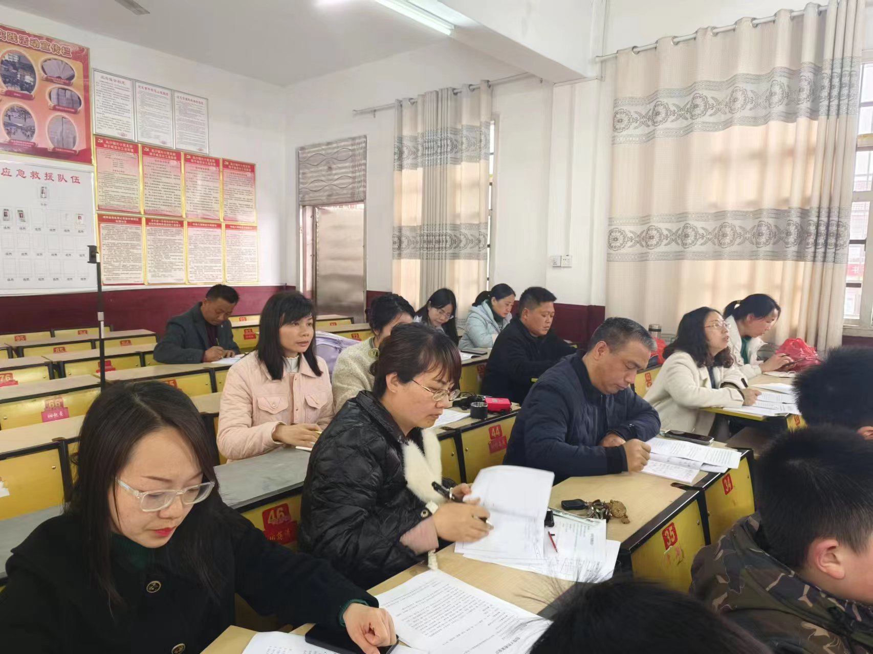 高沙鎮(zhèn)中心學校開展小學勞動課教學比武