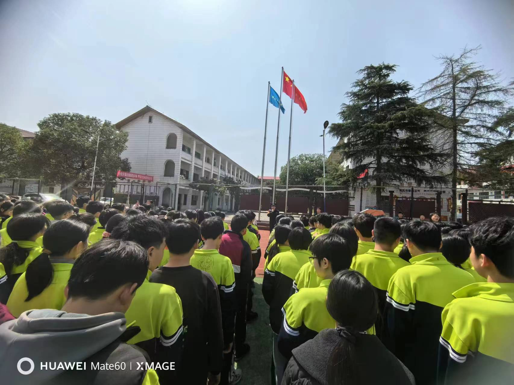 鐵路知識(shí)進(jìn)校園，愛(ài)路護(hù)路記心中