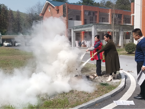 邵陽縣特殊教育學(xué)校消防安全演練