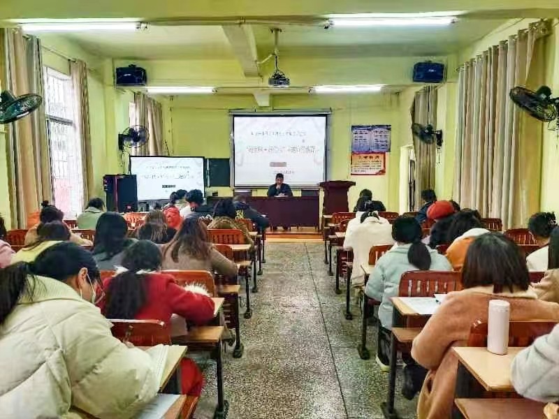 塘田市鎮(zhèn)中心完小開展“好家風·好傳承”主題教育