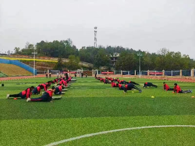 名校名師示范引領(lǐng) 助力鄉(xiāng)村教育振興