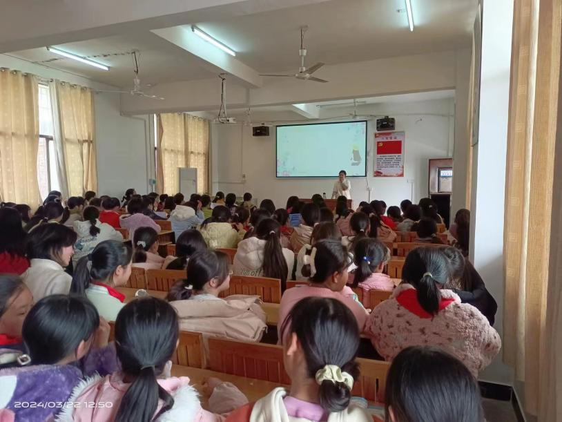 花開有時(shí)，擁抱花季