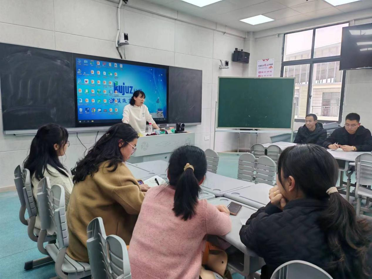 尋數(shù)學(xué)魅力，展師生風(fēng)采