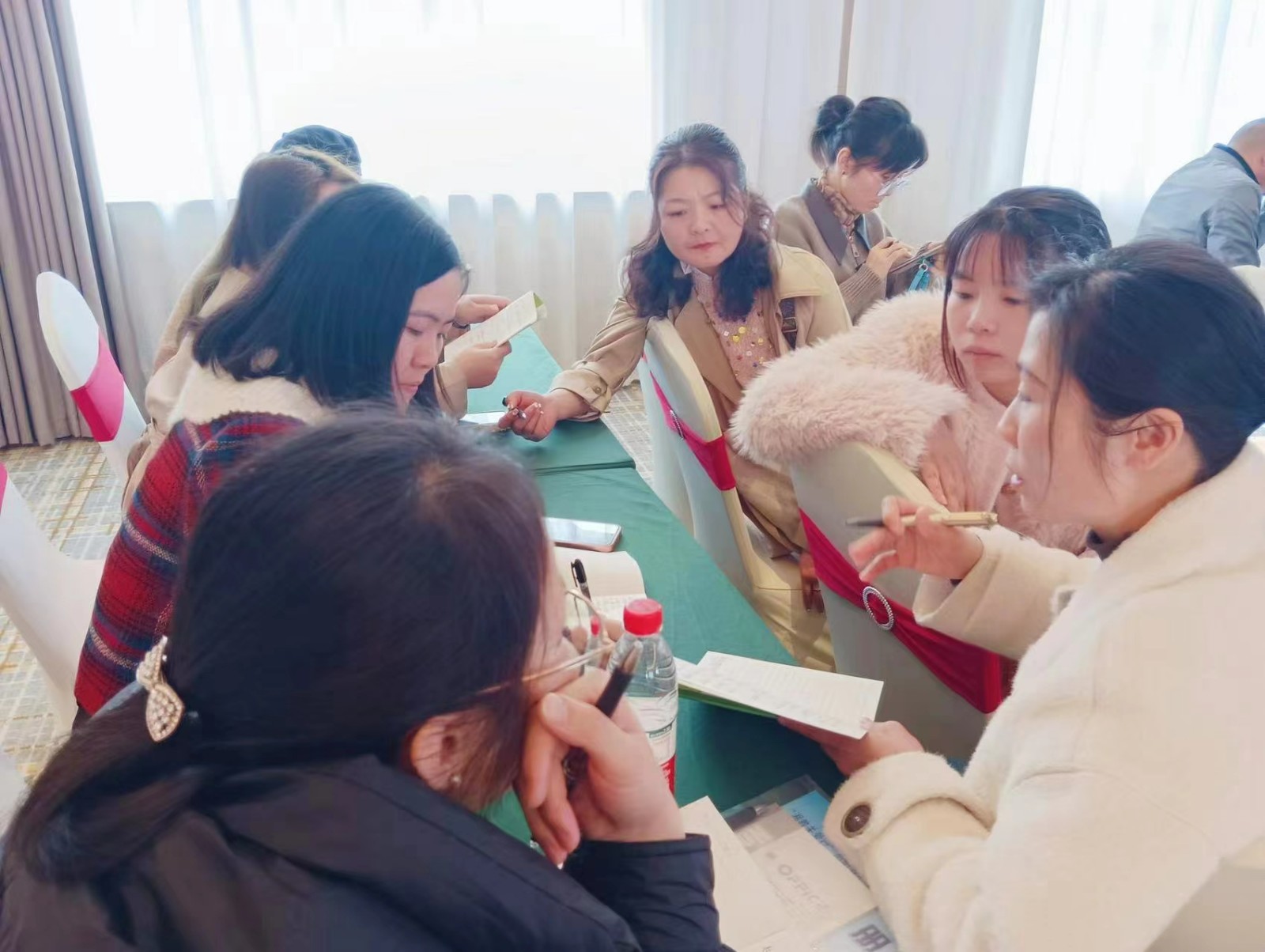 專家引領(lǐng)，聚力前行