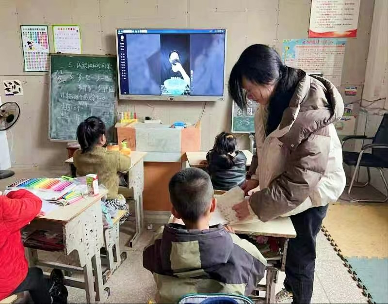 錦旗傳遞心意，責(zé)任激勵(lì)前行