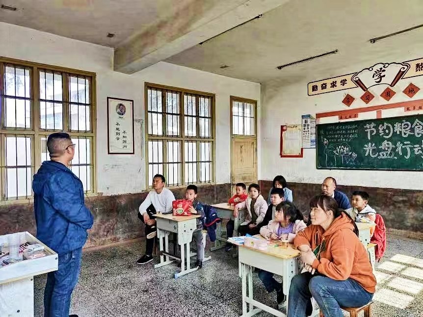 利劍護(hù)蕾  呵護(hù)未來(lái)