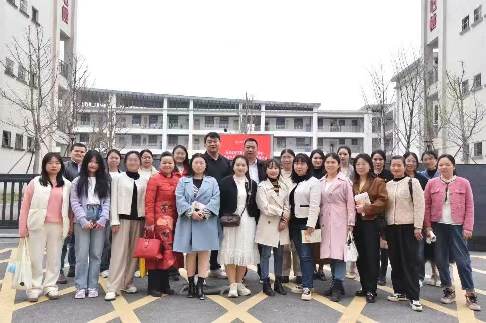 外出聽課取真經(jīng)，聽課觀摩促成長(zhǎng)