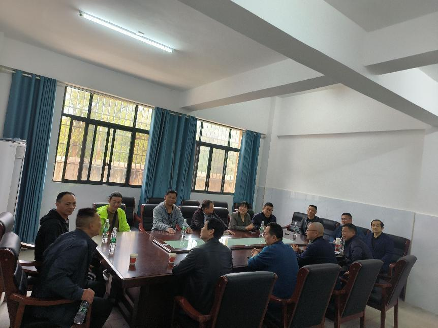 校際互促共成長(zhǎng)  綠茵場(chǎng)上展風(fēng)采