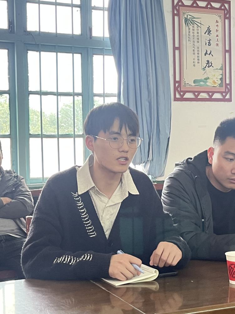 下花橋鎮(zhèn)中心學(xué)校和杉木橋中學(xué)開展校際交流活動(dòng)