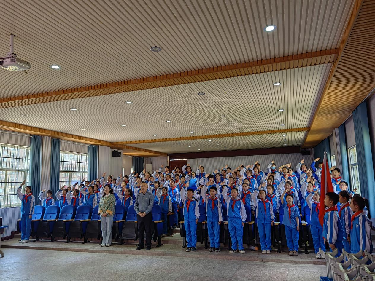 城區(qū)二小：思政教育進校園，紅色教育潤童心