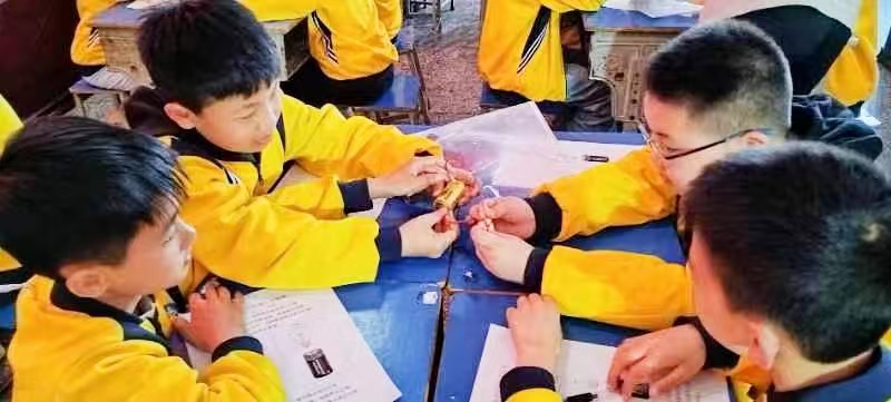 培養(yǎng)科學(xué)興趣，點(diǎn)燃科學(xué)夢想