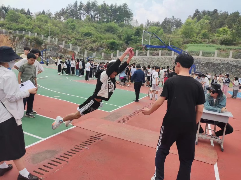 厲兵秣馬迎中考 模擬體考試鋒芒