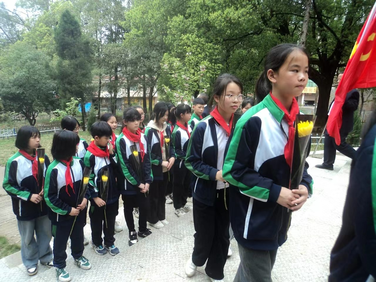 “緬懷革命先烈，追尋紅色基因”傾情祭英烈活動(dòng)