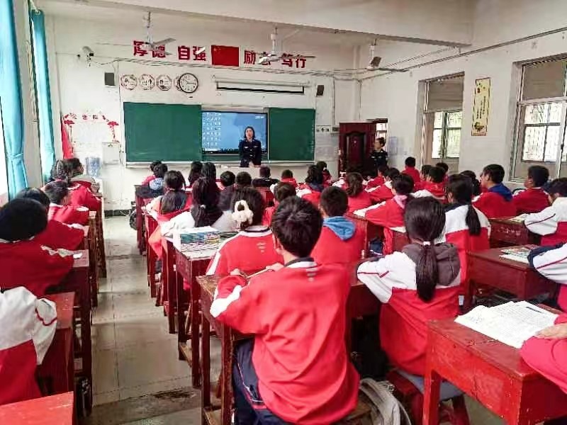 法制宣傳進校園  護航安全助成長