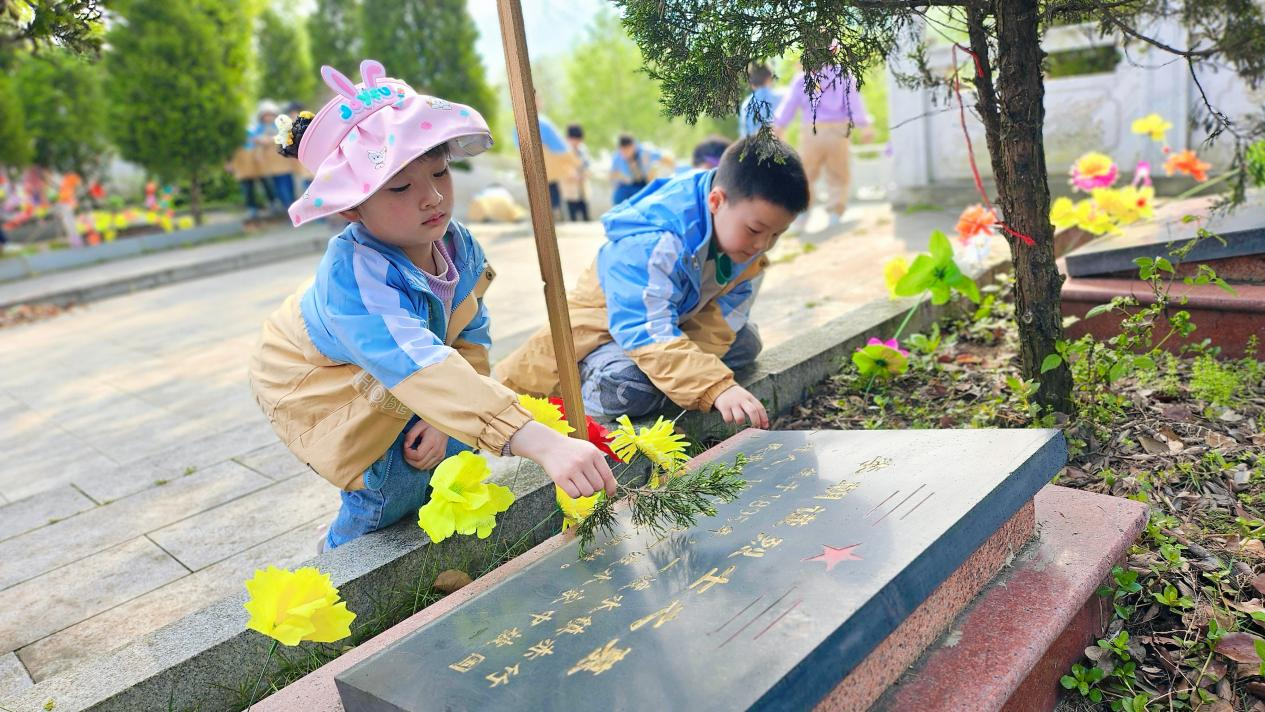 徐徐清風寄思念，春和景明踏春去