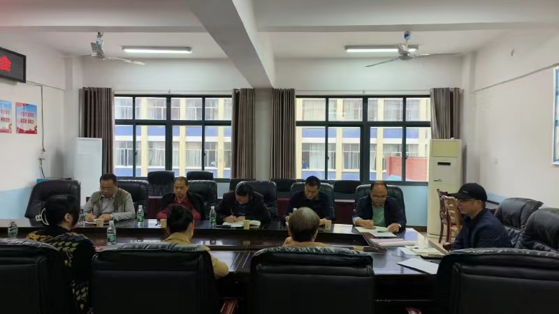 新寧縣教育局到新寧縣職業(yè)技術學校開展高考備考督考工作