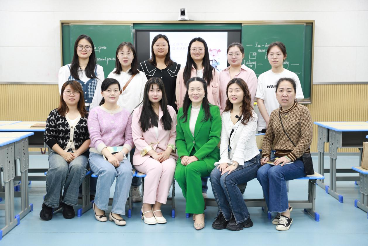 城區(qū)二小青藍(lán)學(xué)院開展第五期“慧言悅享”分享活動(dòng)