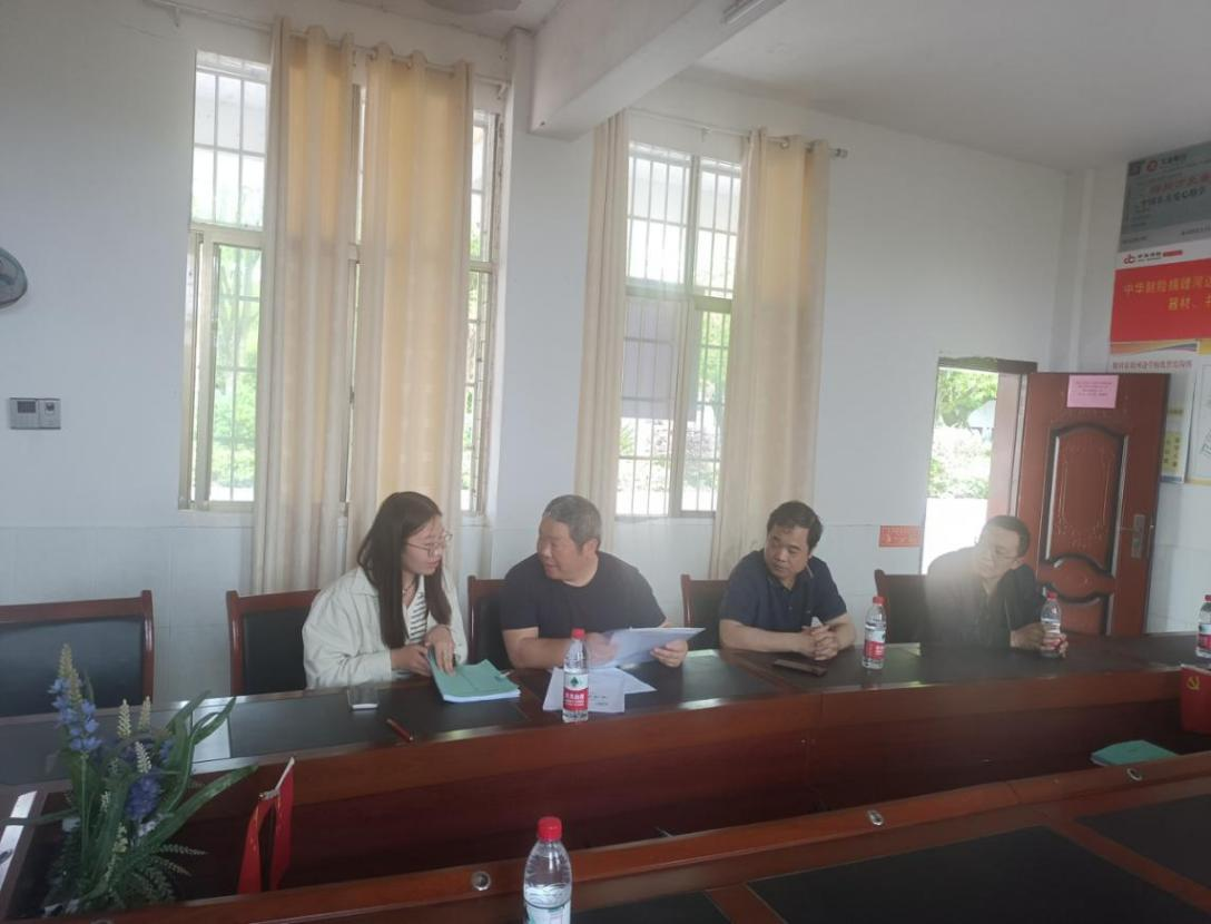 教育局督導(dǎo)組對(duì)塘田市鎮(zhèn)河邊小學(xué)義務(wù)教育質(zhì)量監(jiān)測(cè)組考前期準(zhǔn)備工作進(jìn)行督查