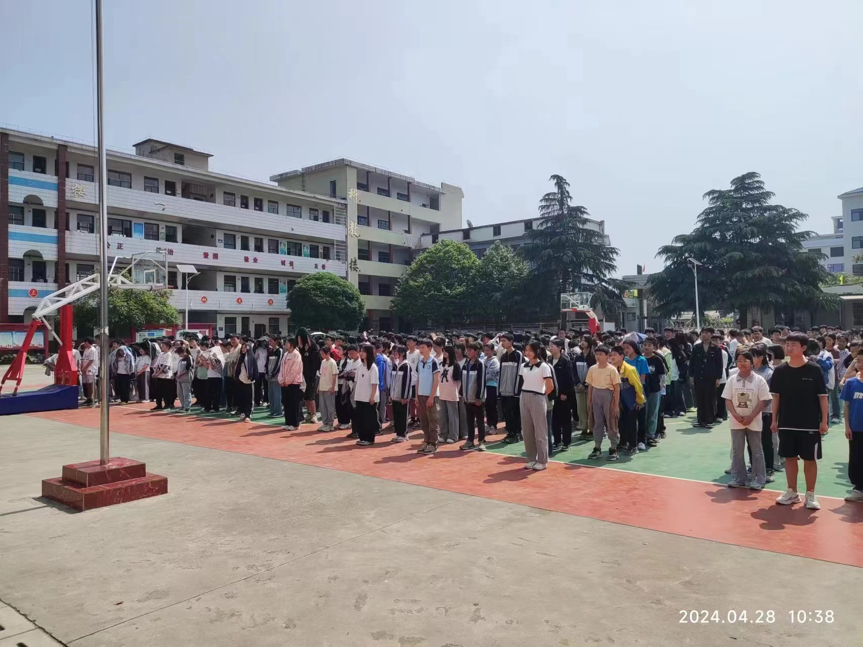 白沙中學成功舉辦中考解壓會